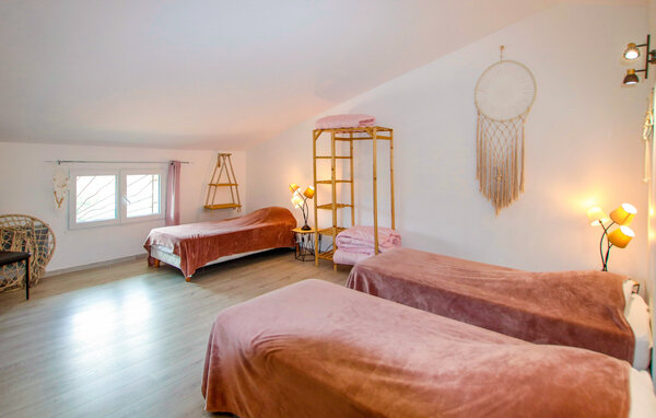 Location de vacances - Pont de Labeaume , France - FRA309 604