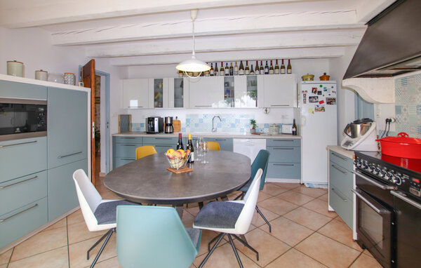 Location de vacances - St Montan , France - FRA310 401