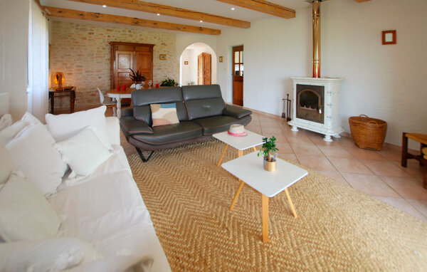 Location de vacances - St Montan , France - FRA310 302