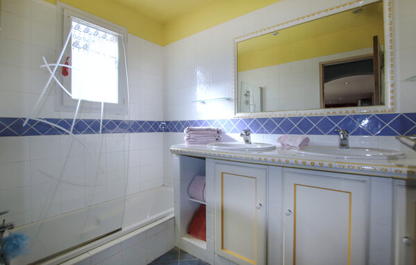 Location de vacances - St Montan , France - FRA314 702