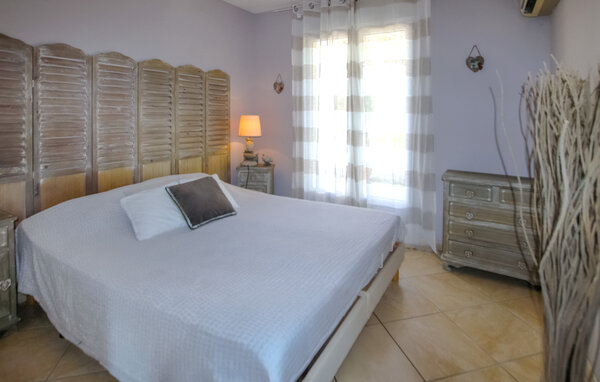 Location de vacances - St Montan , France - FRA314 602