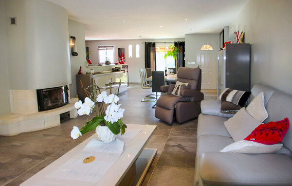 Location de vacances - St Montan , France - FRA314 302