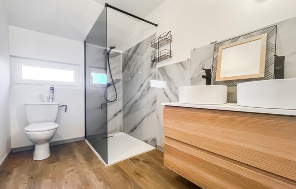 Location de vacances - Lavilledieu , France - FRA318 701