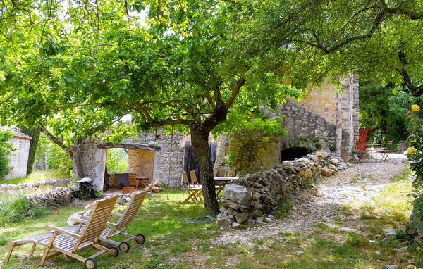 Location de vacances - St Remèze , France - FRA325 103