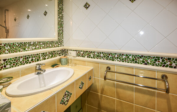 Location de vacances - Vallon-Pont-d'Arc , France - FRA327 703