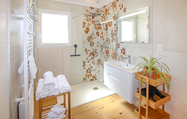 Semesterhus - Aubenas , Frankrike - FRA335 701