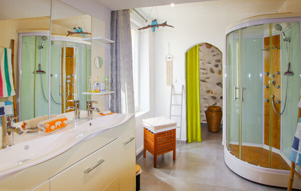 Location de vacances - St Julien du Gua , France - FRA336 701