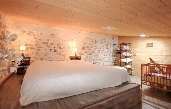 Location de vacances - St Julien du Gua , France - FRA336 601