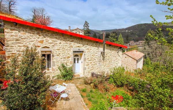 Location de vacances - St Julien du Gua , France - FRA336 102