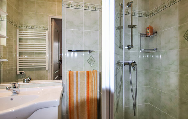Location de vacances - Flachères , France - FRI024 701