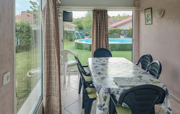 Location de vacances - Flachères , France - FRI024 501