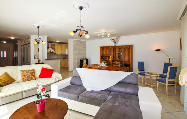 Location de vacances - Flachères , France - FRI024 301