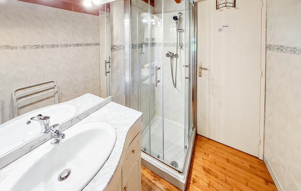 Holiday Home - Essertines-en-Châtelneuf , France - FRL012 702