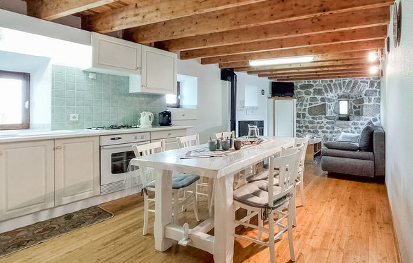 Holiday Home - Essertines-en-Châtelneuf , France - FRL012 5