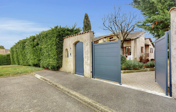Holiday Home - Meyzieu , France - FRR009 101