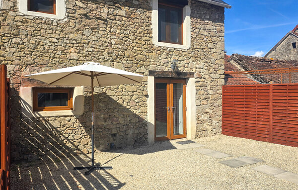 Holiday Home - Saint-Léger-Magnazeix , France - FSH059 101