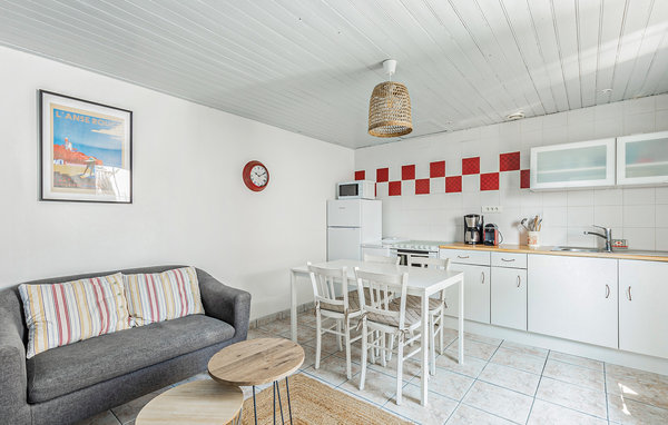 Holiday Home - Noirmoutier en l'Ile, Le Vieil , France - FVE364 301