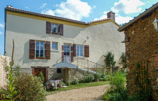 Location de vacances - Mouilleron Saint Germain , France - FVE435 8