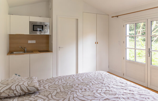 Holiday Home - Noirmoutier en l'ïle , France - FVE445 604