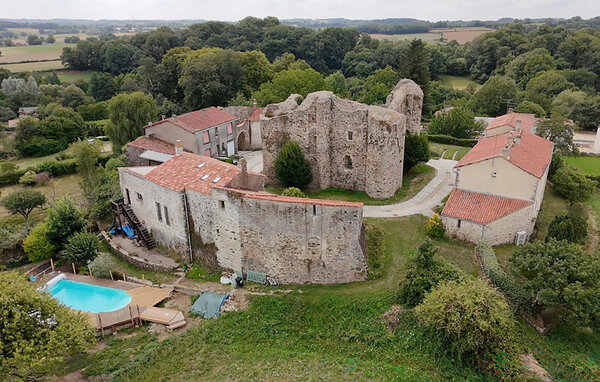 Semesterhus - Les Châtelliers-Châteaumur , Frankrike - FVE449 83