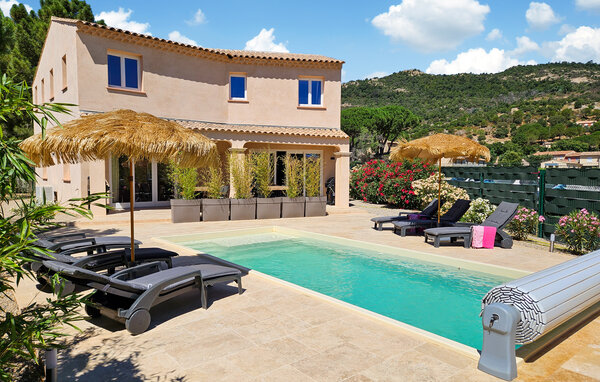 Location de vacances - Le Plan-de-la-Tour , France - FVV069 1