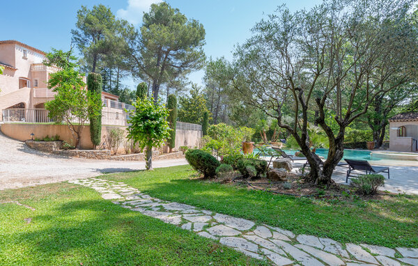 Location de vacances - Saint-Maximin-la-Sainte-Baume , France - FVV168 107