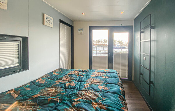 Husbåt/Hus på vatten - Lelystad , Holland - HFL112 602