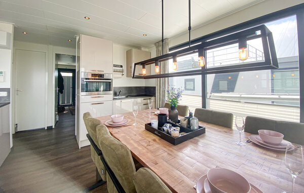 Husbåt/Hus på vatten - Lelystad , Holland - HFL112 401