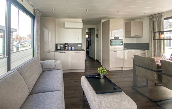 Husbåt/Hus på vatten - Lelystad , Holland - HFL112 301