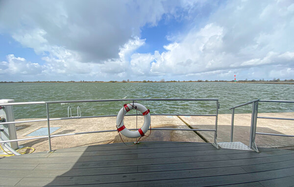 Husbåt/Hus på vatten - Lelystad , Holland - HFL112 7