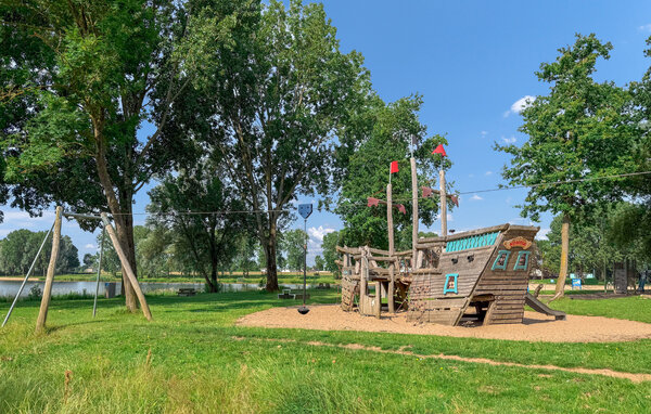 Semesterhus - Kerkdriel , Holland - HGE234 909