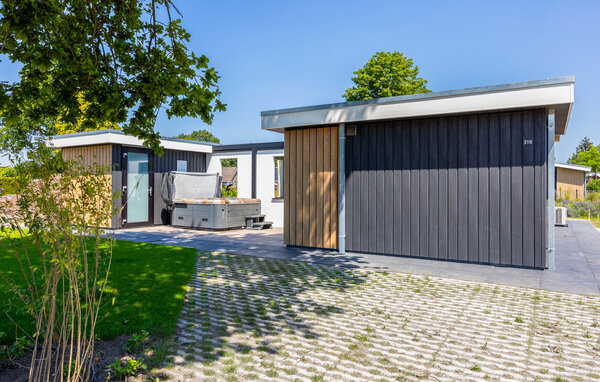 Semesterhus - Voorthuizen , Holland - HGE316 81
