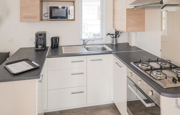Holiday Home - Kropswolde , Holland - HGR700 4