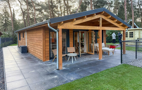 Verbringen Sie einen entspannten Urlaub in diesem gemütlichen Ferienhaus inmitten der Natur.

Ihr Holzhaus in Meijel lädt Sie zu einer erholsamen Auszeit ein. Umgeben von Wald und Natur ist es der i..