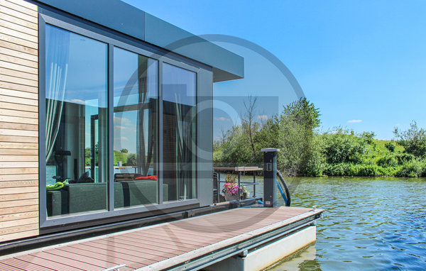Dom Houseboat Waterlelie
