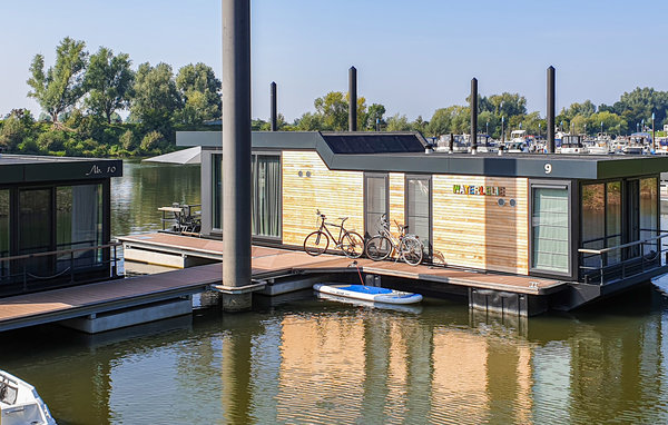Dom Houseboat Waterlelie