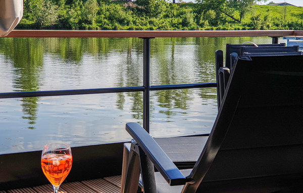 Dom Houseboat Waterlelie