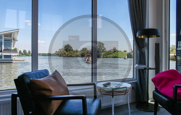 Dom Houseboat Waterlelie