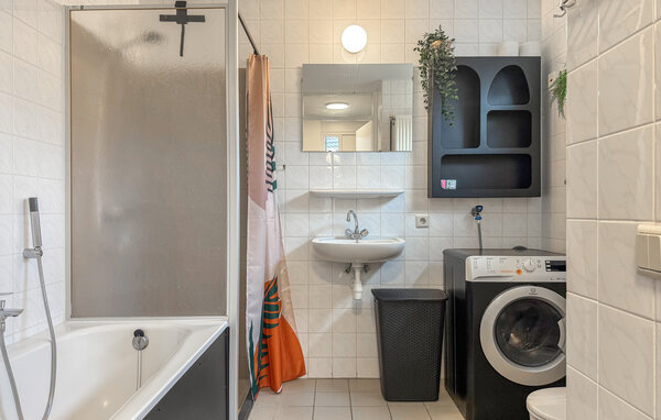 Semesterhus - Hoeven , Holland - HNB018 701