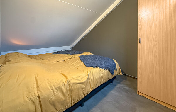 Semesterhus - Hoeven , Holland - HNB018 602