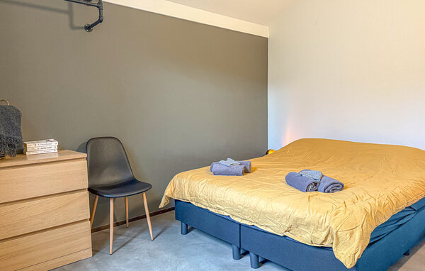 Semesterhus - Hoeven , Holland - HNB018 604