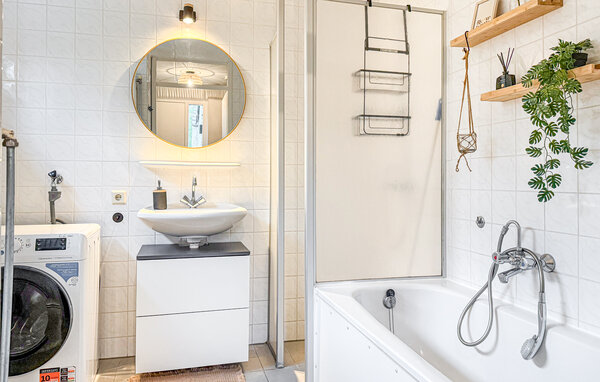 Holiday Home - Hoeven , Holland - HNB022 701