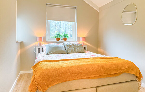 Holiday Home - Hoeven , Holland - HNB022 601