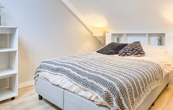 Holiday Home - Hoeven , Holland - HNB022 602