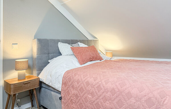 Holiday Home - Hoeven , Holland - HNB022 603