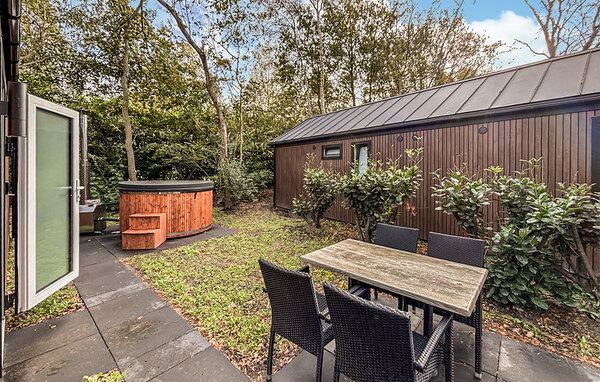 Semesterhus - Oud Gastel , Holland - HNB352 1