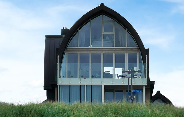 Genießen Sie einen komfortablen Urlaub am Strand in dieser fantastisch gelegenen Ferienwohnung in Egmond aan Zee. Diese Ferienwohnung am Meer liegt im ersten Stock. Der geräumige Baustil und das vie..