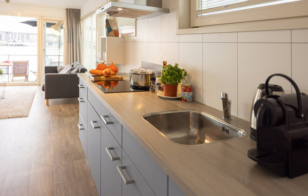 Husbåt/Hus på vatten - Aalsmeer , Holland - HNH227 401