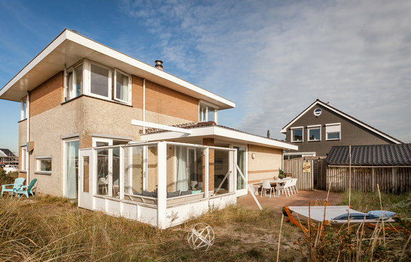 Villa Topduin in Bergen aan Zee macht seinem Namen alle Ehre, denn es ist wirklich ein Spitzenhaus in einem schönen Dünengarten. Sehr strandnah und was für ein stilvolles Haus! Strandurlaub pur!<br..