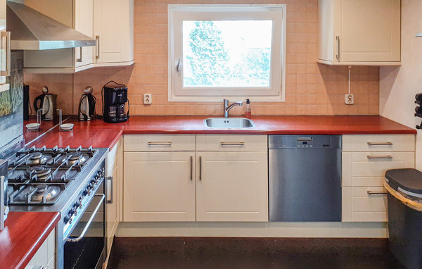 Holiday Home - Heinkenszand , Holland - HZE217 3